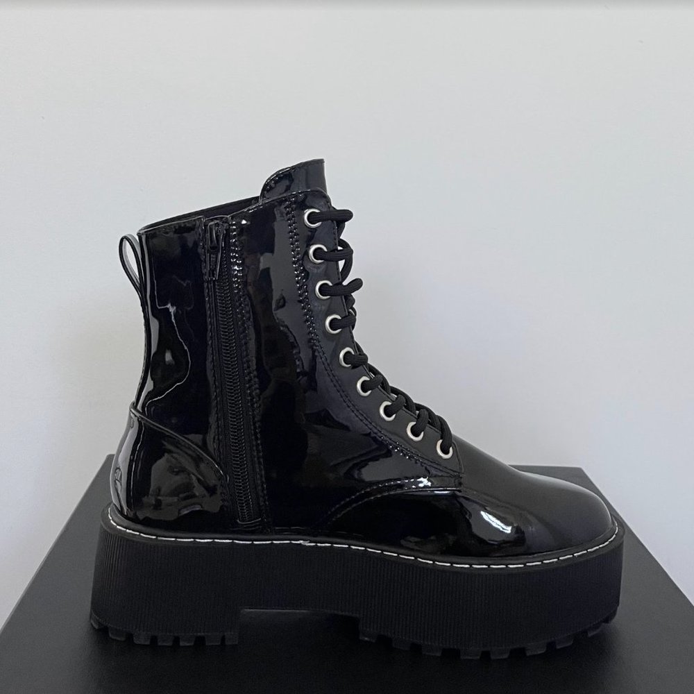 H&M Patent Leather Black Divided Boots